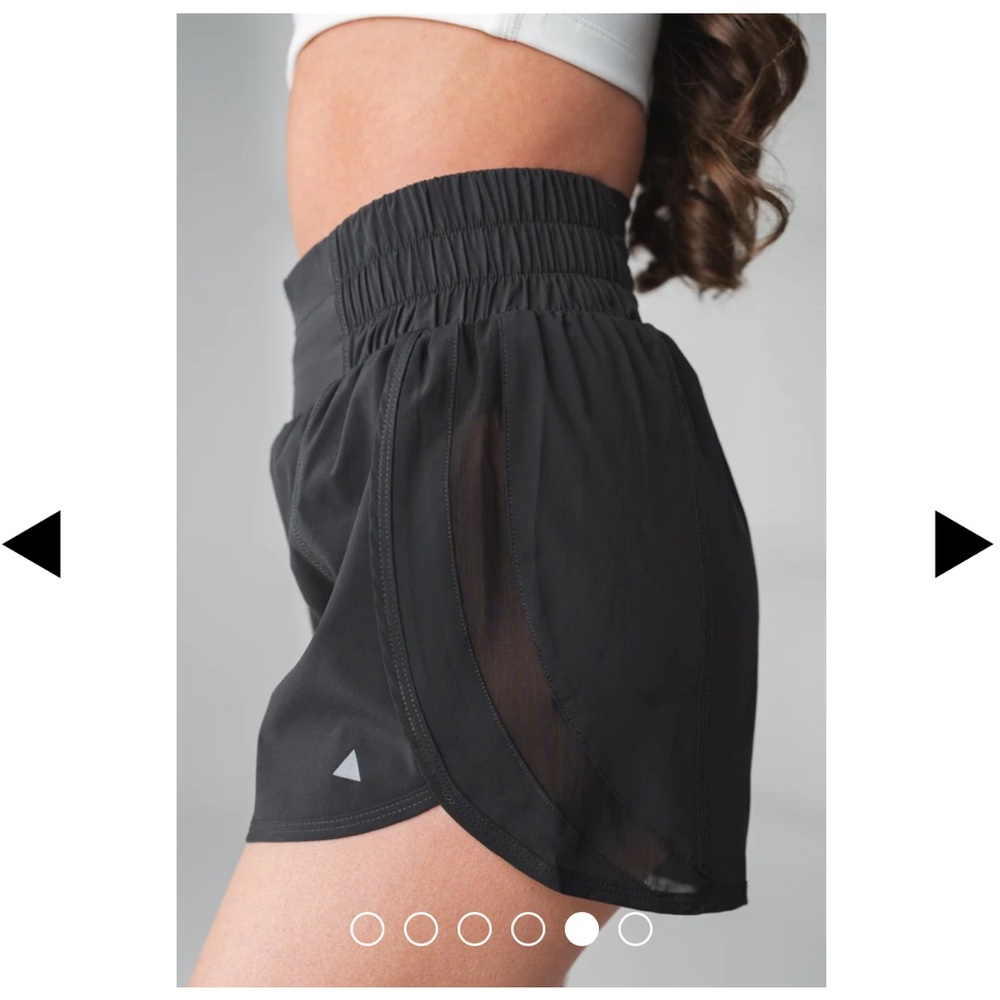 Vitality Breeze Shorts Pastel Yellow